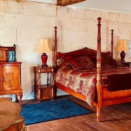 Chateau Des Senechaux, Bourdeilles