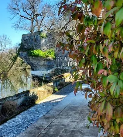 Chateau Des Senechaux, Apartament *