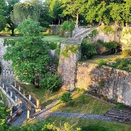 Chateau Des Senechaux, Bourdeilles