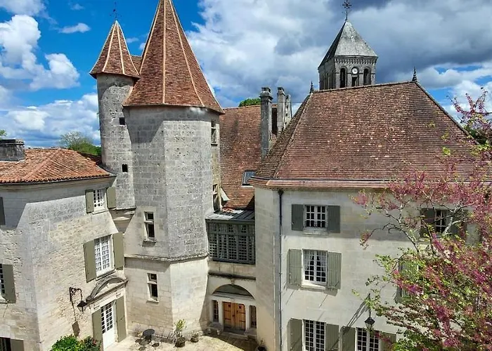 Chateau Des Senechaux, Bourdeilles
