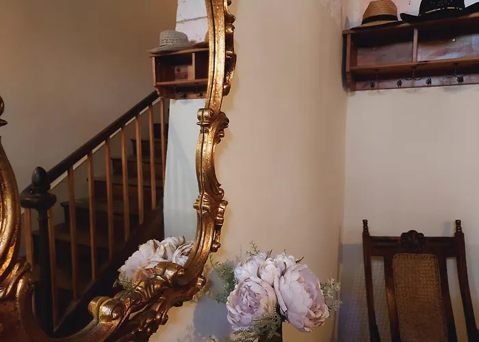 Chateau Des Senechaux, * Bourdeilles