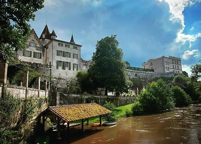 Chateau Des Senechaux, דירה