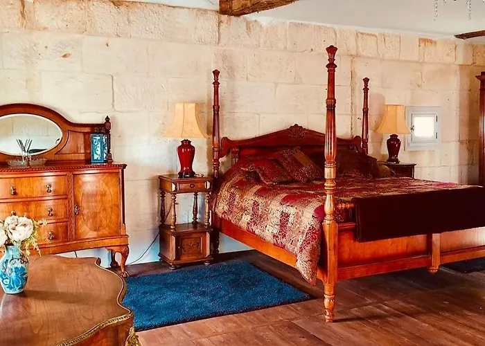 Chateau Des Senechaux, Bourdeilles