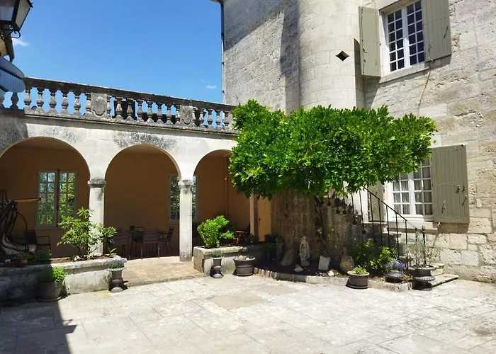 Chateau Des Senechaux, Bourdeilles