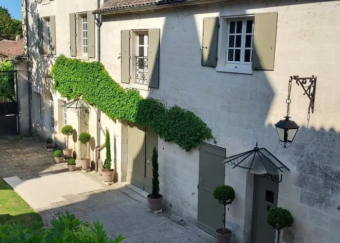 Chateau Des Senechaux, Bourdeilles